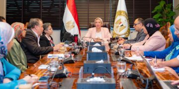 وزيرة البيئة