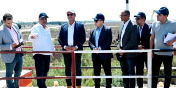 وزير الإسكان خلال الزيارة