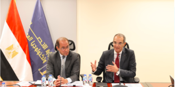 وزير المالية يلتقي وزير الاتصالات