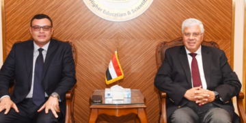 وزير الإسكان يلتقي وزير التعليم العالي