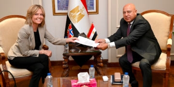 وزير الصناعة يلتقي سفيرة النرويج