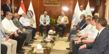 وزير القطاع الاعمال