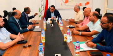 وزير الإسكان خلال الاجتماع