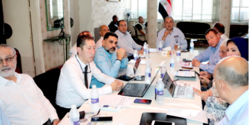 وزير قطاع الأعمال خلال اللقاء