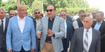 وزير قطاع الأعمال يصل القليوبية
