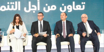 وزير الإسكان خلال الجلسة