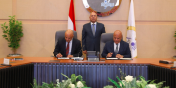 وزير الصناعة يشهد مراسم التوقيع