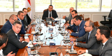 وزير الإسكان خلال الاجتماع