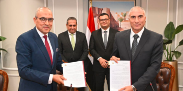 وزير الإسكان يشهد مراسم التوقيع