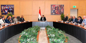 وزير الإسكان خلال الاجتماع