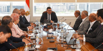 وزير الإسكان خلال الاجتماع