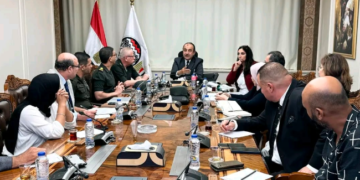 وزير قطاع الأعمال خلال اللقاء