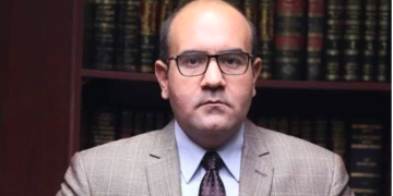 مصطفى أبوزيد الخبير الاقتصادي