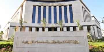 وزير الإسكان يتابع موقف وحدات "سكن لكل المصريين" و"ديارنا" بمدن بدر وقنا والمنيا وبرج العرب الجديدة