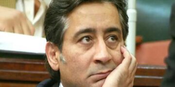 رجل الأعمال أحمد عز