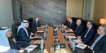 وزير الاستثمار يلتقي وفد بودي الكويتية.. اهتمام بتطوير 9 مطارات ومشروعًا للنقل الجماعي