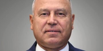 وزير الصناعة