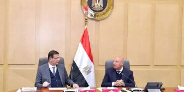 وزير الصناعة يناقش مع وزير الزراعة سبل تعزيز الاستفادة من  خط "الرورو" السريع 