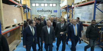 كامل الوزير يتفقد أول إنتاج لمصنع كولواي الإسباني في مصر لتصنيع مكونات عربات القطارات