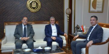 وزير التموين يعين أيمن اسماعيل رئيسا للقابضة للصناعات الغذائية