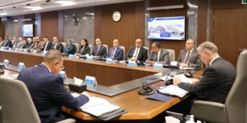 وزير البترول يشيد بإنجازات "فجر المصرية" في محطات الشحن الكهربائي وتموين الغاز