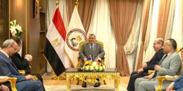 وزير الإنتاج الحربي يبحث مع سفير أرمينيا تعزيز التعاون في التصنيع العسكري والمدني