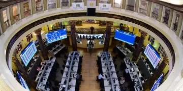 تراجع حاد في مؤشرات البورصة المصرية بمستهل تعاملاتها
