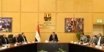 وزير الإسكان يلتقي مجموعة من المطورين وممثلي الكيانات العاملة بإقليم الساحل الشمالي الغربي