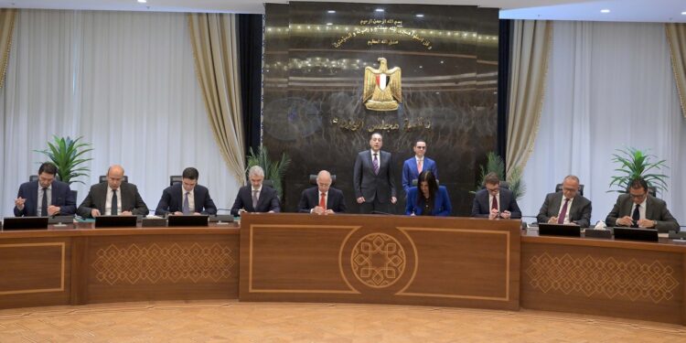 توقيع اتفاقيات تعاون بشأن طرح مجموعة من الشركات التابعة لجهاز مشروعات الخدمة الوطنية للقوات المسلحة