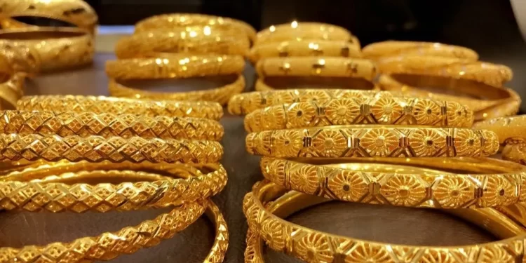 انخفاض سعر الذهب في منتصف اليوم.. والجنيه يلامس الـ 35 ألف