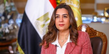 وزيرة التنمة المحلية: تكثيف حملات الرقابة على مواقف السيارات لمتابعة التزام السائقين بالتعريفة الجديدة