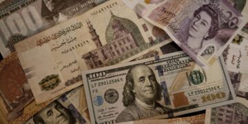 أسعار الدولار والعملات الأجنبية مقابل الجنيه بمنتصف تعاملات اليوم