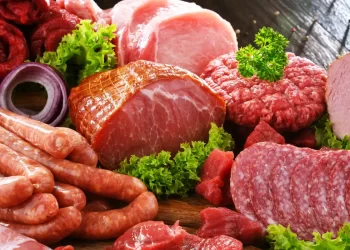 استقرار أسعار اللحوم بالأسواق ومنافذ الزراعة والتموين.. تعرف على الأسعار اليوم