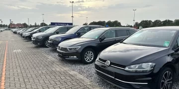 بعد صعود الدولار.. الشركات تتجه لرفع أسعار السيارات