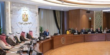 رئيس الوزراء: حريص بصفة مستمرة على حل مشكلات المستثمرين السعوديين