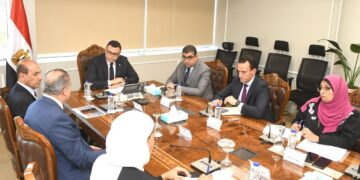 وزير الإسكان يلتقي رئيس صندوق التنمية الحضرية لمتابعة تشغيل حديقة "تلال الفسطاط"