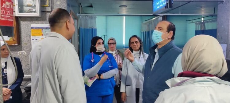 نائب وزير الصحة يتفقد عددًا من المستشفيات بمحافظة الإسكندرية.. ويوصي بصرف مكافأة للمتميزين