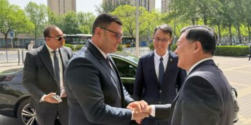 وزير الإسكان يلتقي نظيره الصيني في "بكين " لبحث سبل التعاون المستقبلي