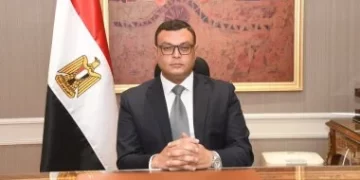 وزير الإسكان: تخصيص أراضٍ للمواطنين الذين تم توفيق أوضاعهم بقرعتين بالعبور الجديدة