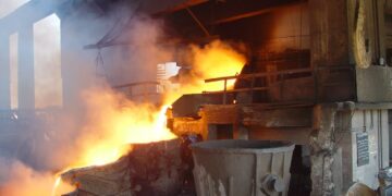 خطة مصرية طموحة لتحويل الرمال الزجاجية إلى قيمة مضافة للاقتصاد عبر تطوير مصانع سيناء للمنجنيز