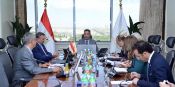 وزير التموين يوجه بزيادة إنتاج الزيوت واستقرار الأسعار خلال اجتماعه مع "مصر للزيوت والصابون"