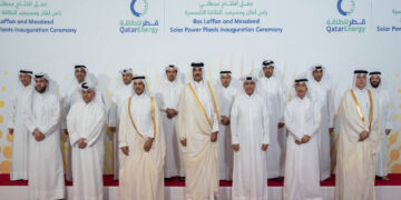 أمير دولة قطر يفتتح محطتين للطاقة الشمسية في مدينة رأس لفان