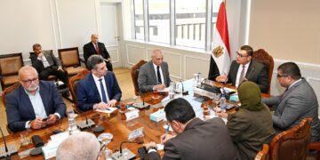 وزير الإسكان يتابع مع شركات التسويق العقاري معدلات تسويق عدد من مشروعات هيئة المجتمعات العمرانية