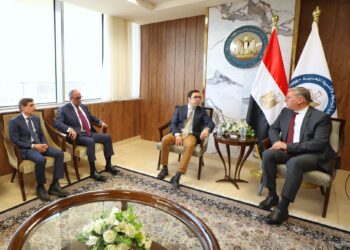 وزير البترول يبحث مع "شارد كابيتال" تطورات تنفيذ مشروع بتروكيماويات العلمين باستثمارات 7 مليارات دولار