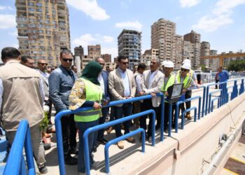 وزير الاسكان يتفقد مشروع المرحلة الثانية لمأخذ المياه العكرة بالمعادي