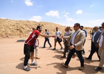 وزير الإسكان يتفقد مشروع "سكن مصر"بأرض المعارض بالقاهرة الجديدة