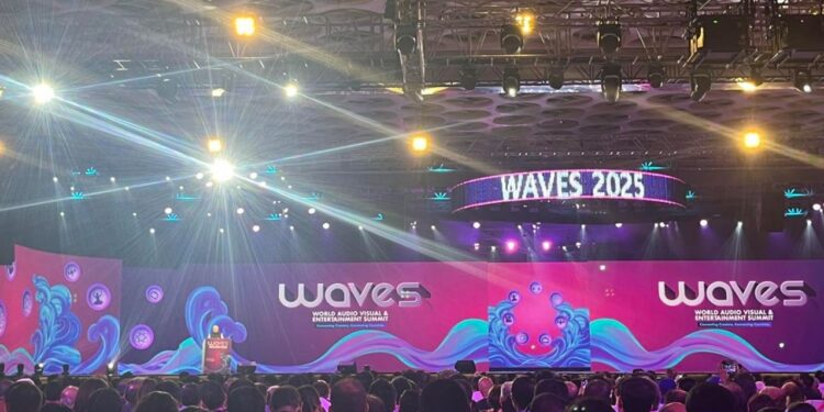 بين الأهرامات وبوليوود: وزير الثقافة يشارك في WAVES 2025 أضخم تجمع عالمي لصناع المحتوى