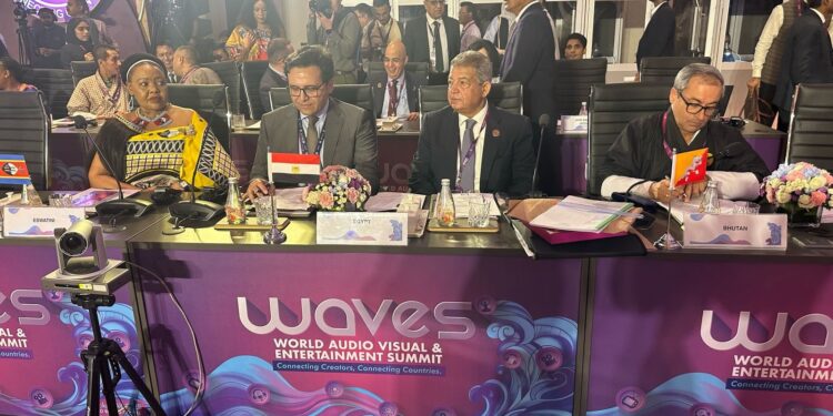 قمة WAVES 2025 بمومباي.. وزير الثقافة المصري يحذر من تهديد الذكاء الاصطناعي للتراث