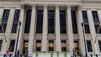 177 ألف وظيفة جديدة في أبريل.. وبنكي باركليز وجولدمان ساكس يعدلان توقعاتهما للفائدة