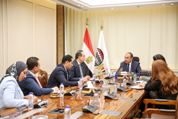 "شيمي" و"السبكي" يتفقان على التعاون الموسع بين شركات قطاع الأعمال ومنظومة التأمين الصحي